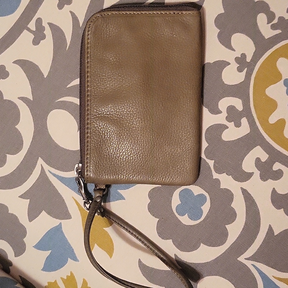 FOSSIL leather wristlet wallet - Picture 3 of 4